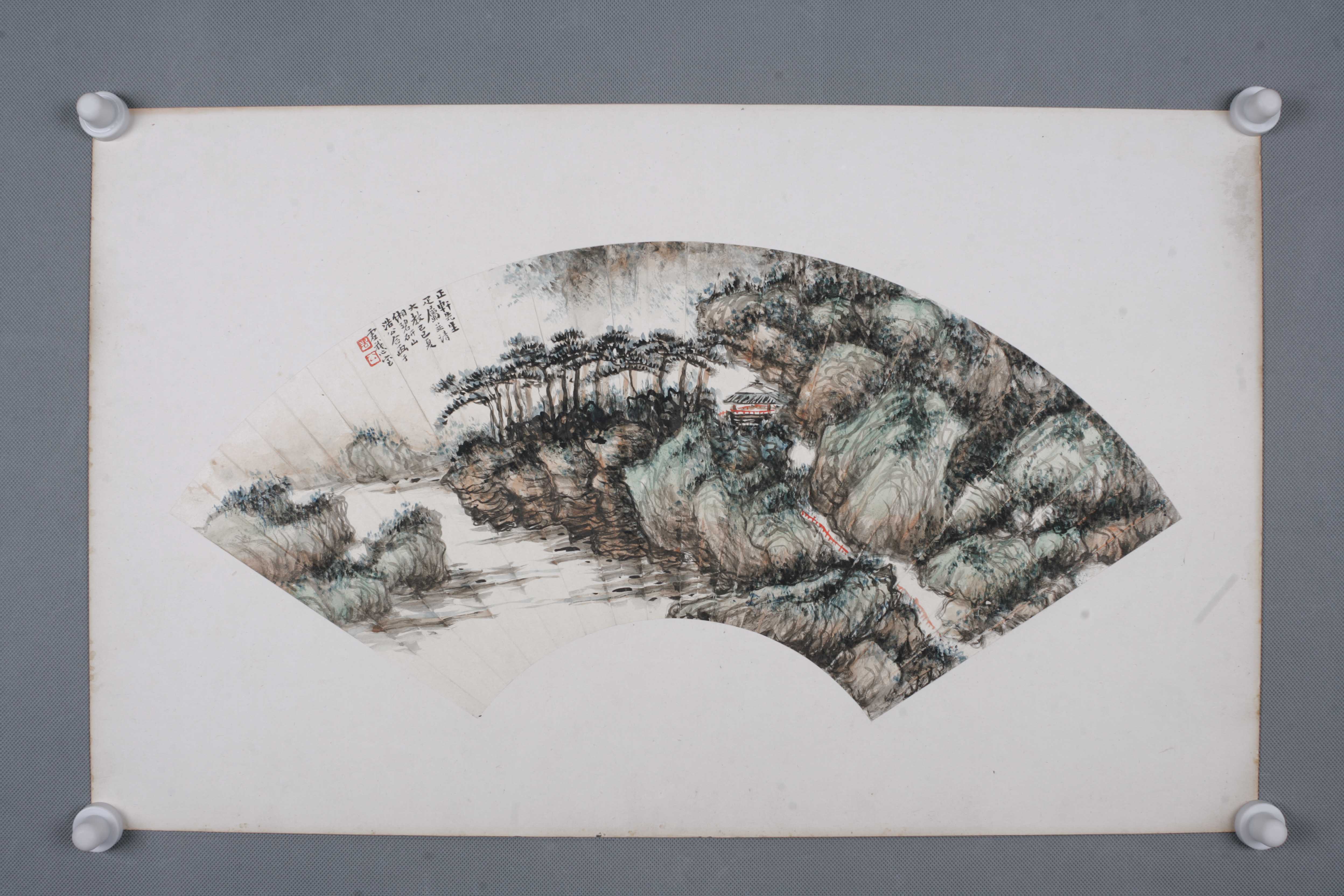 1929年赵浩公李研山等共作松岭荒亭图扇面