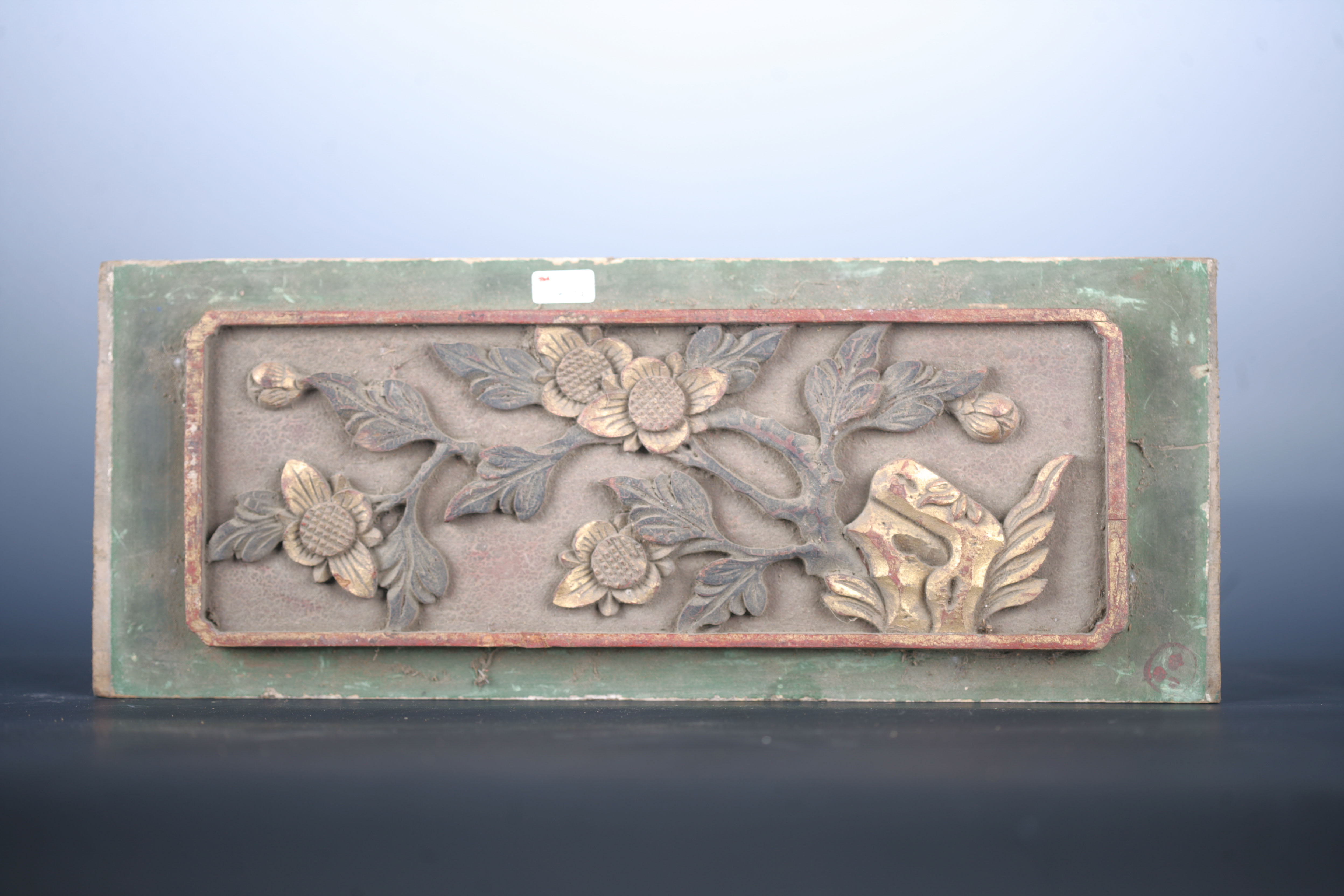 清金漆木浮雕花卉纹花板-12