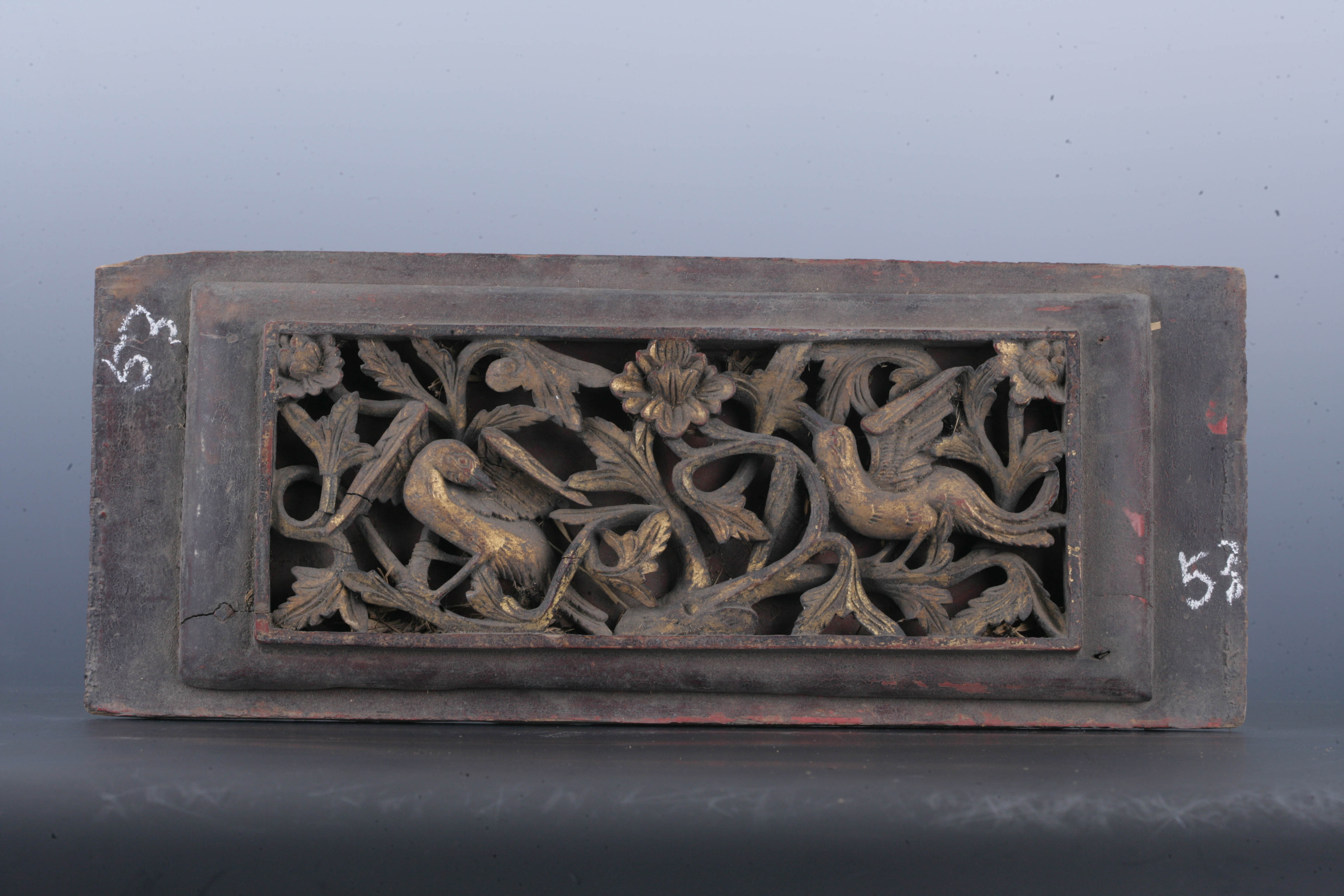 清金漆木浮雕花鸟纹花板