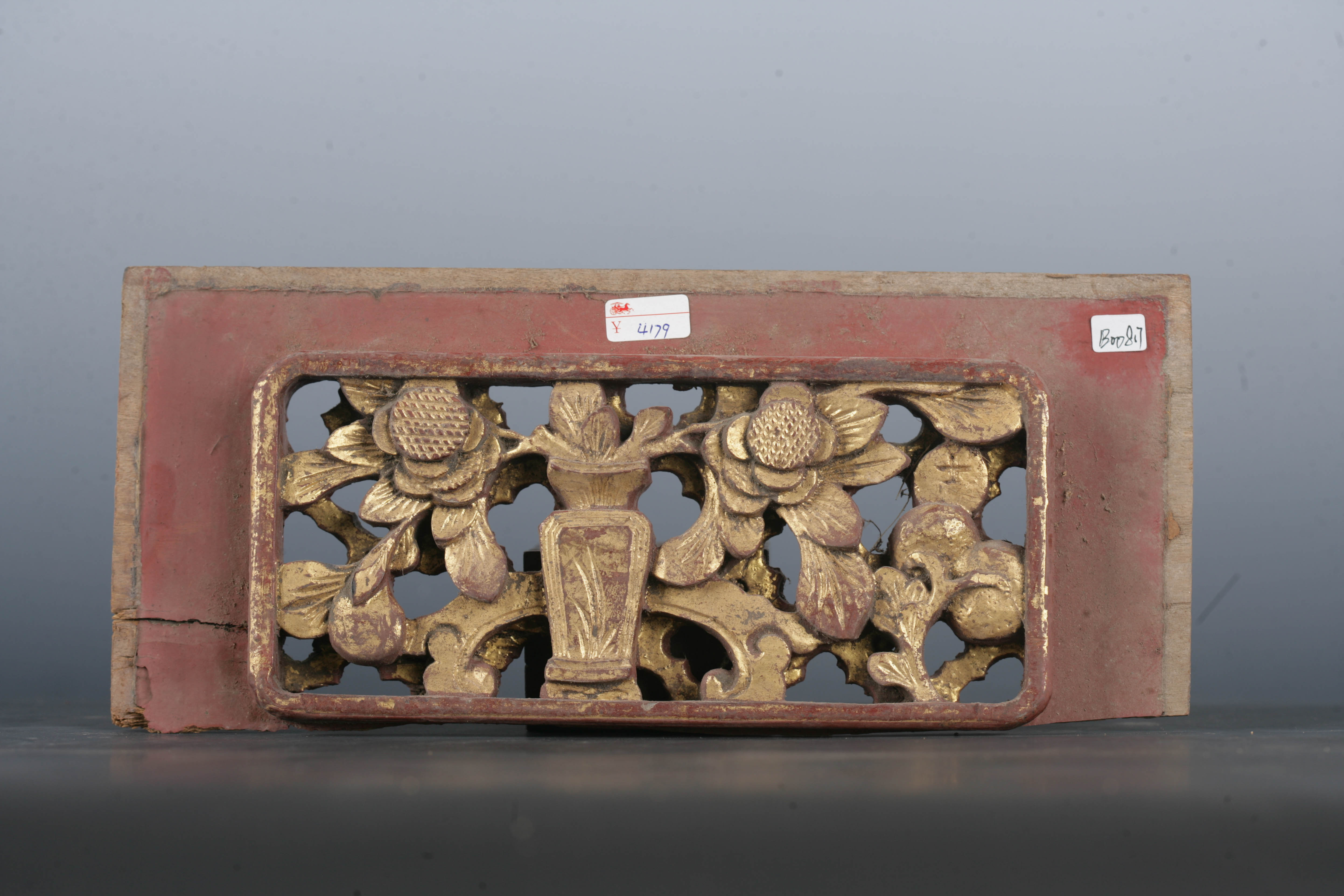 清金漆木镂雕如意瓶花纹花板-2