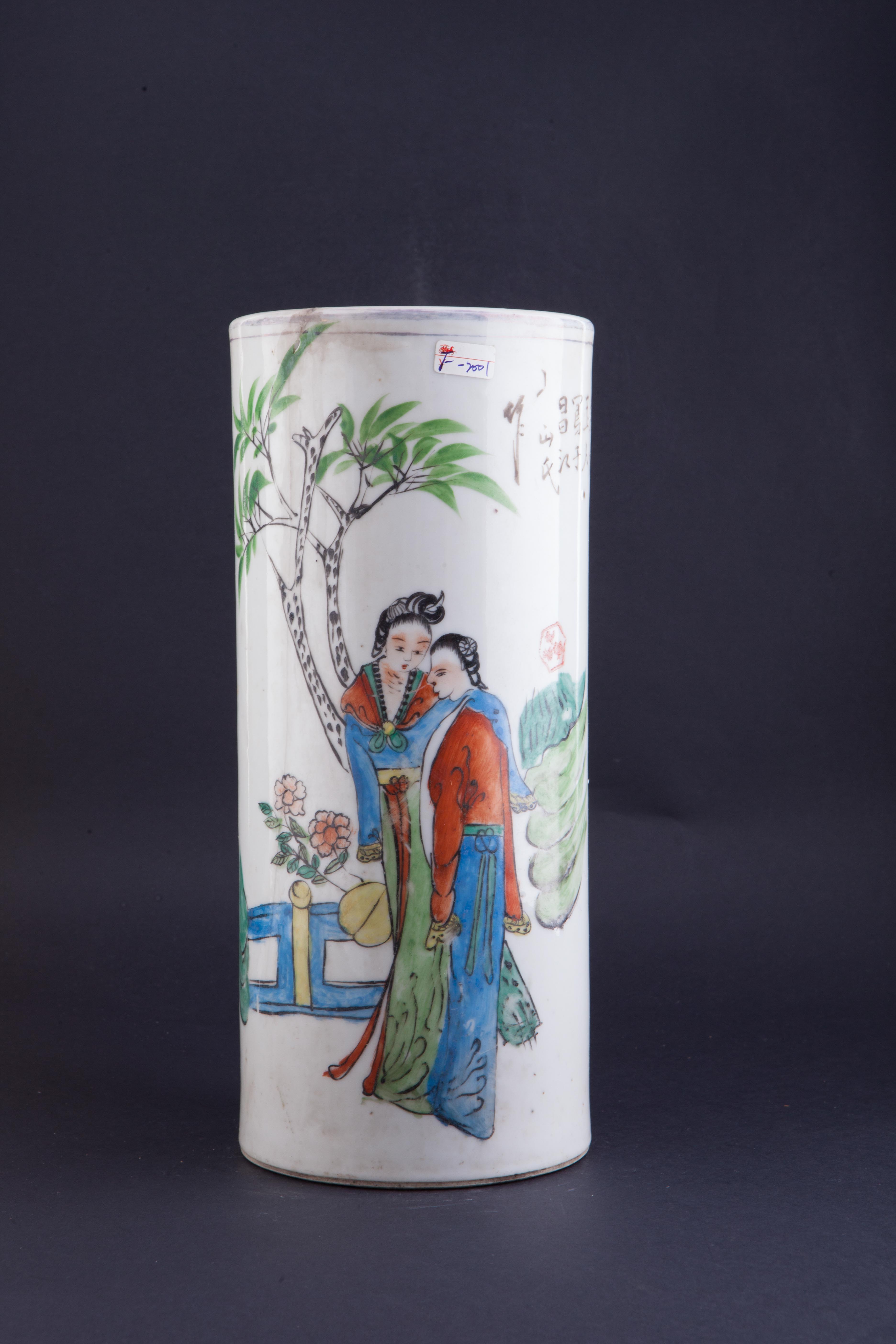 中华民国粉彩人物纹帽筒