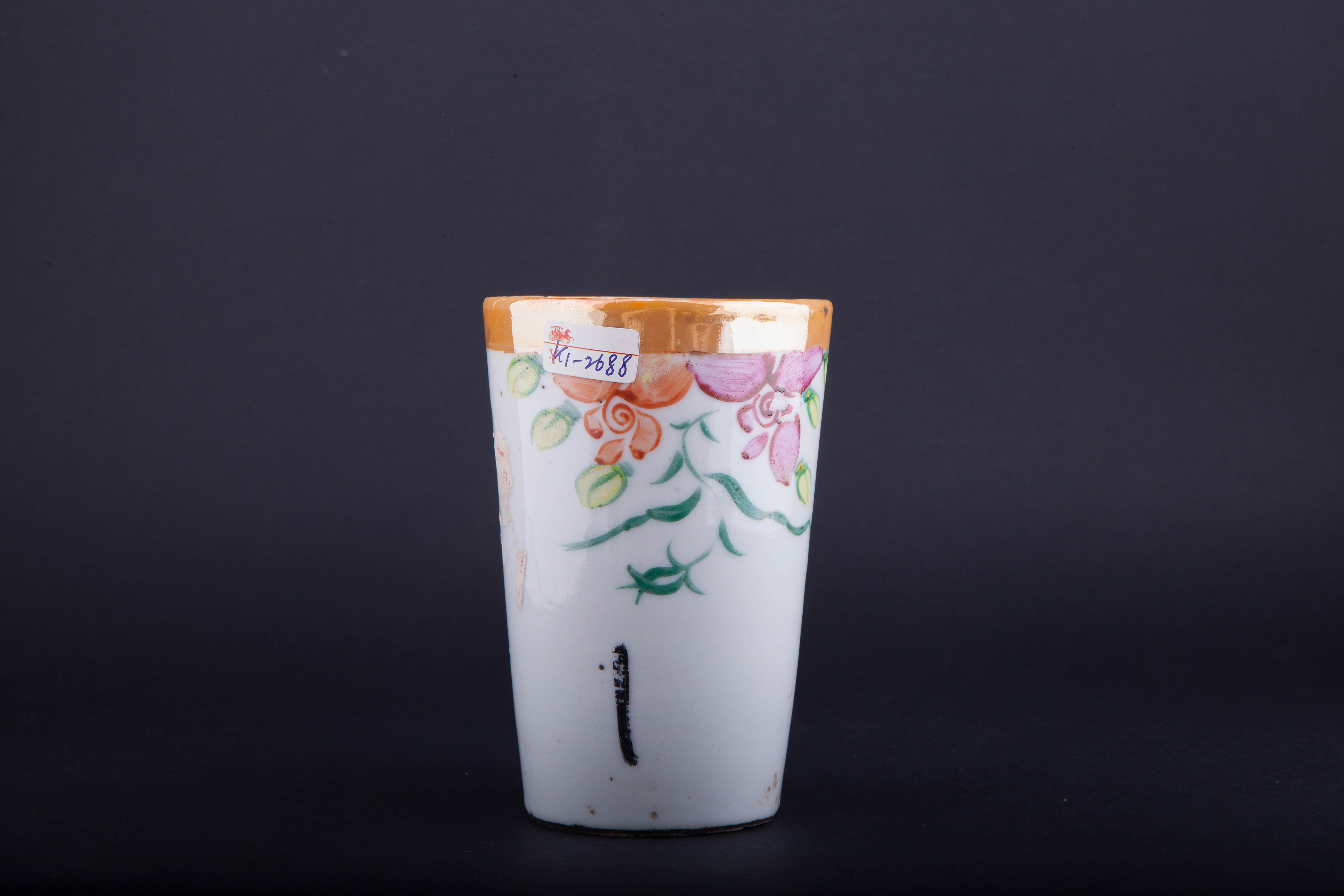 中华民国粉彩花卉纹杯-5