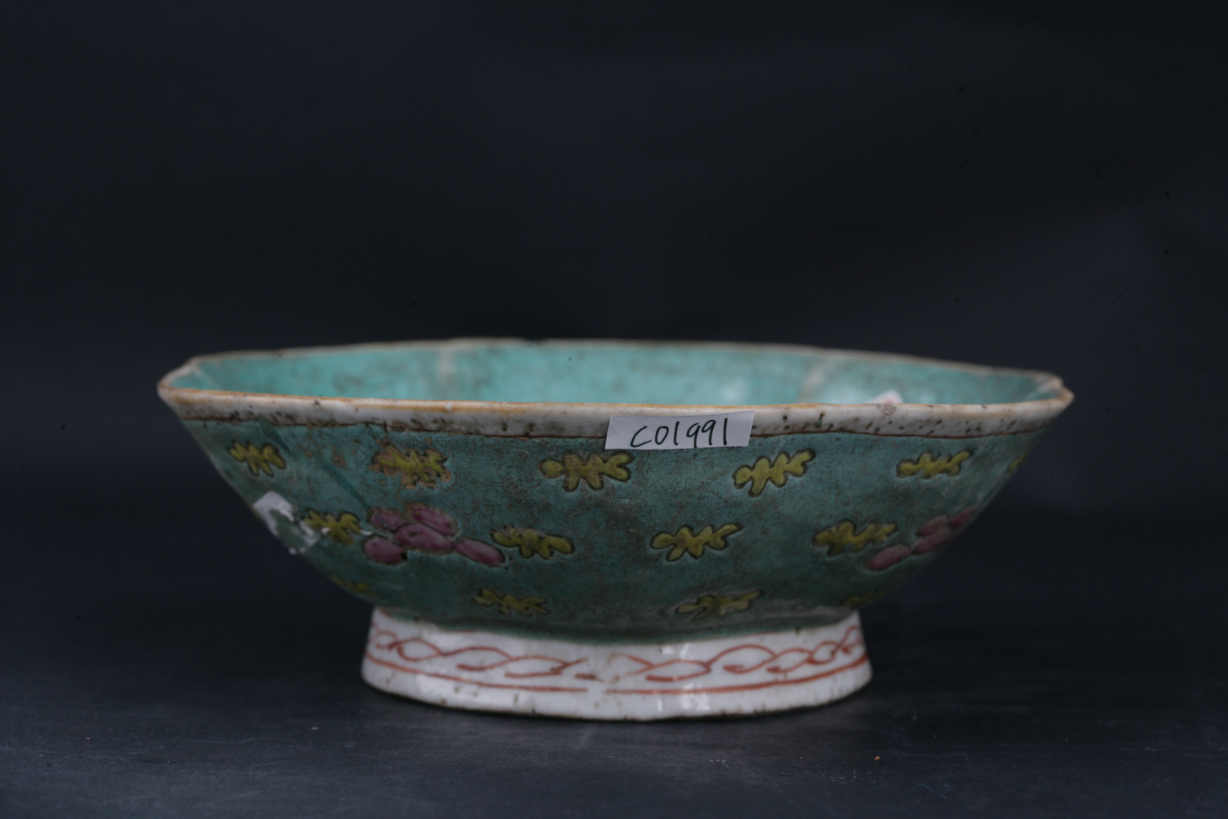 清粉彩花卉福寿纹海棠花口碗-3