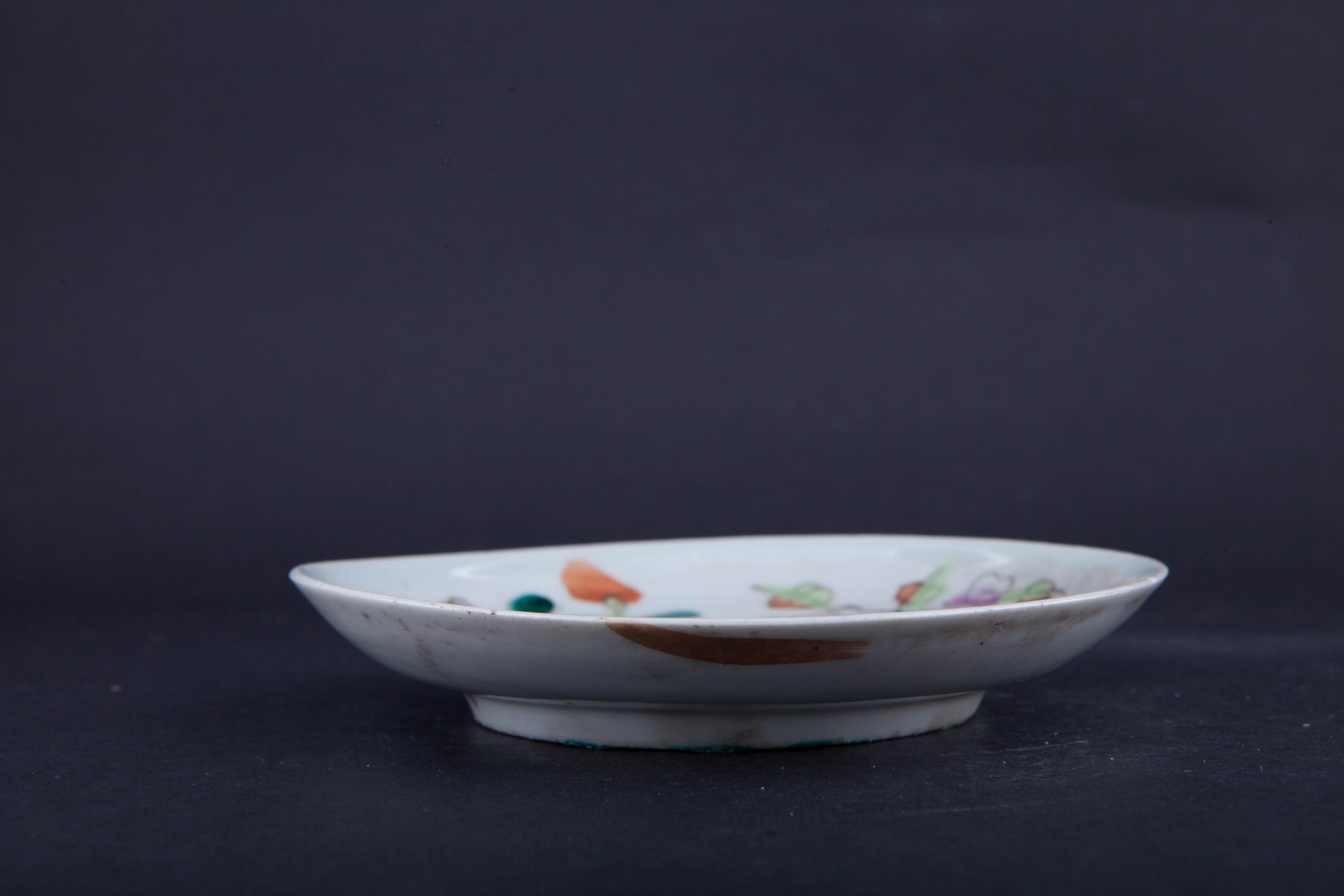 清“李荣泰号”款粉彩四季花卉纹碟