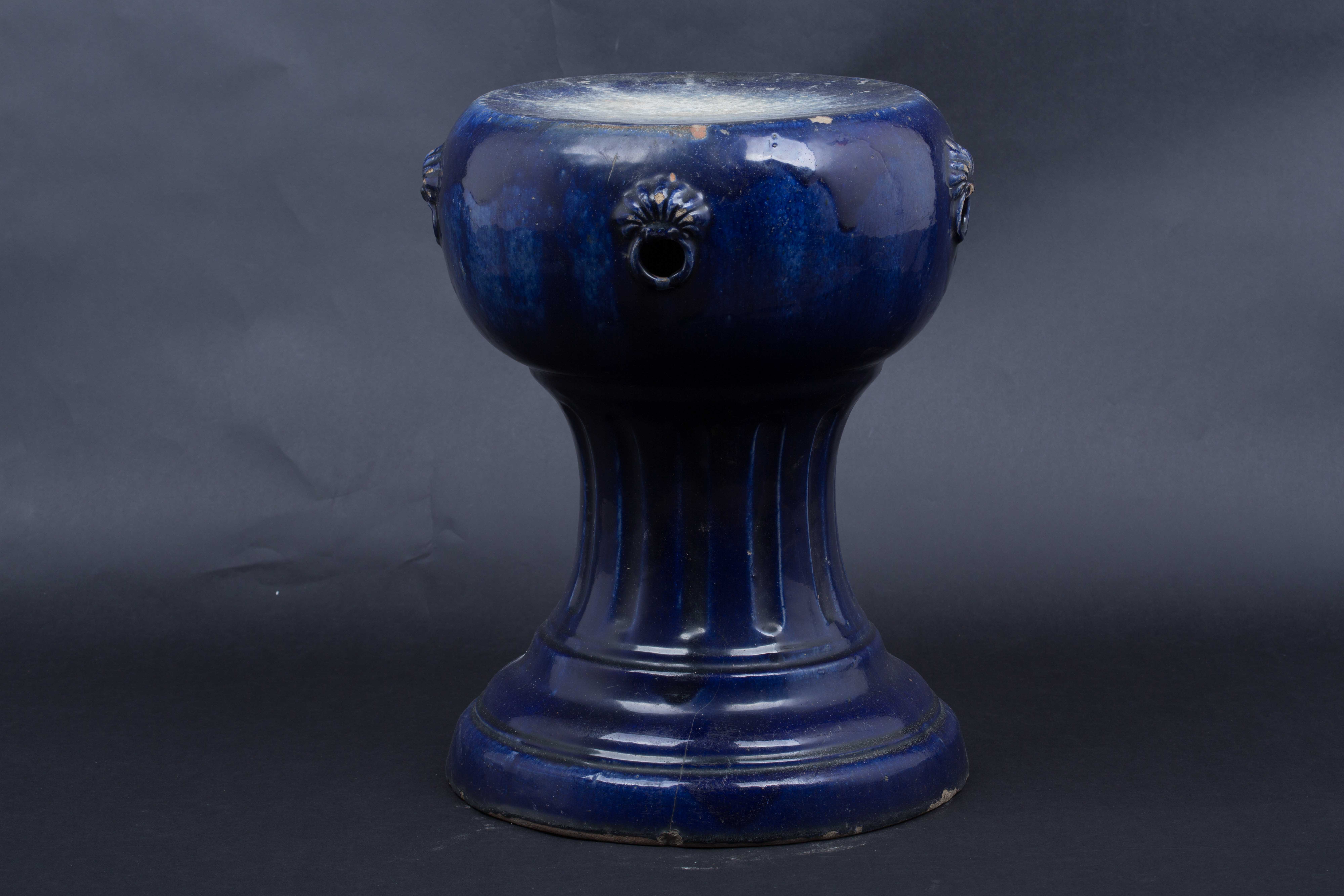 中华民国石湾窑蓝釉陶鼓墩