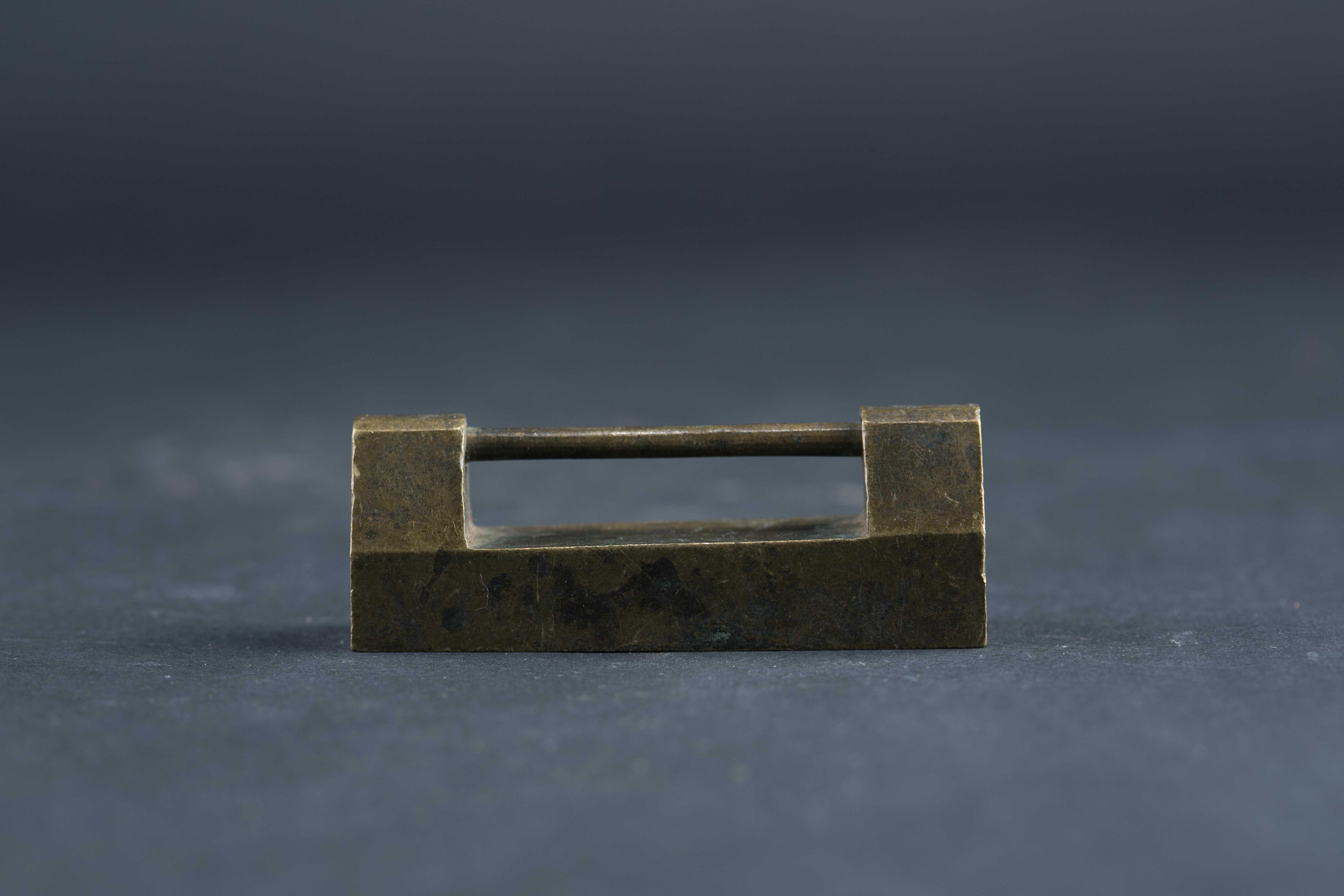 中华民国素身铜锁-46