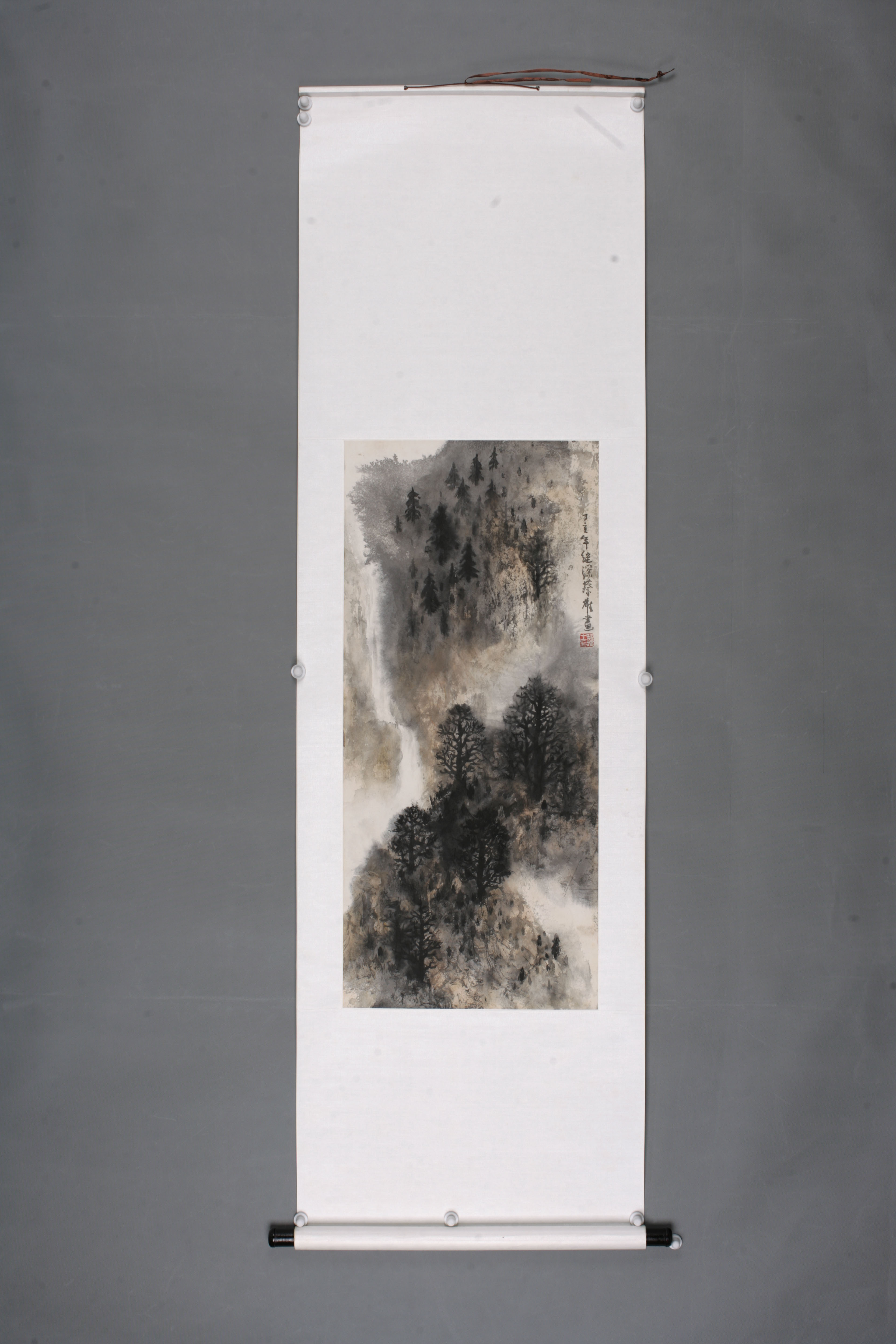 2007年蔡雄山水图轴