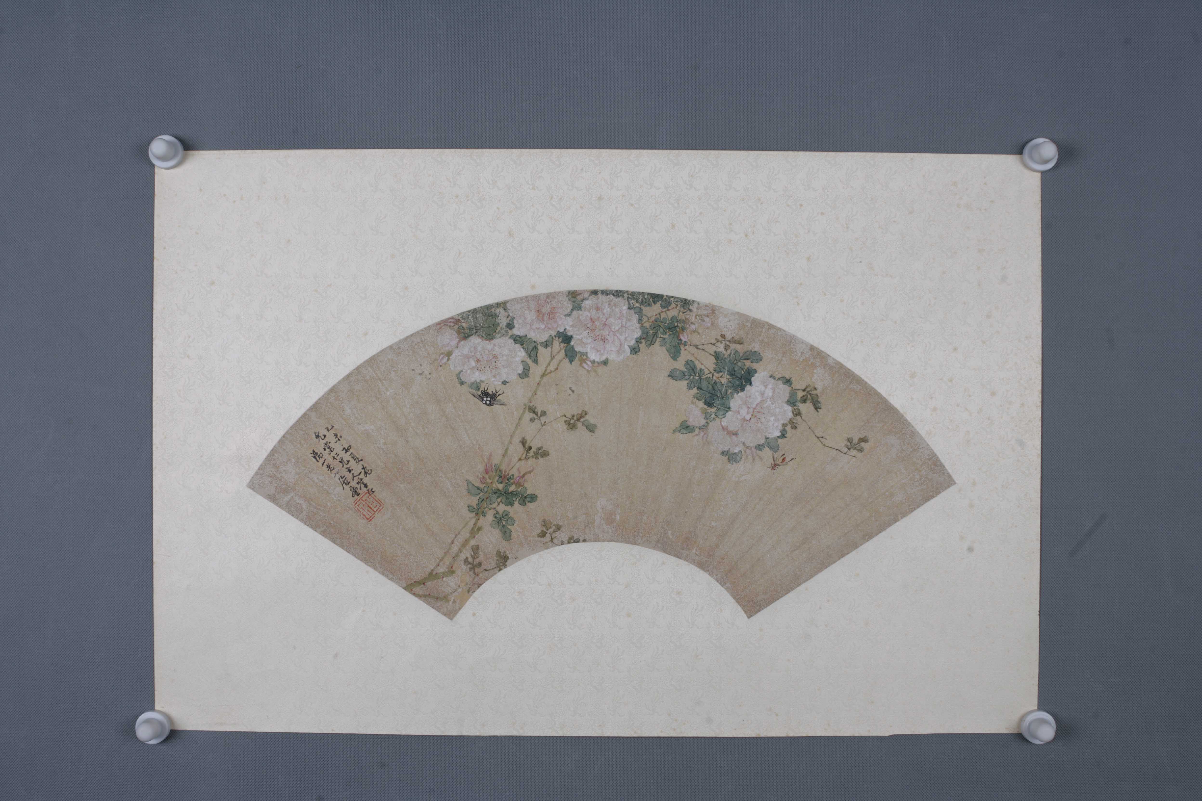 清光绪二十一年居廉蜜蜂蔷薇图扇面